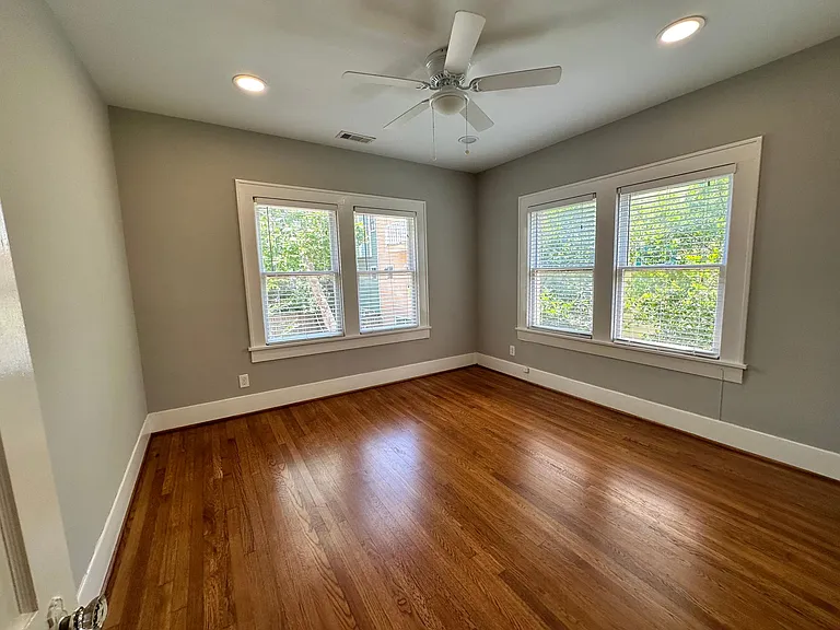 2408 White Oak Dr #3 — Photo 2