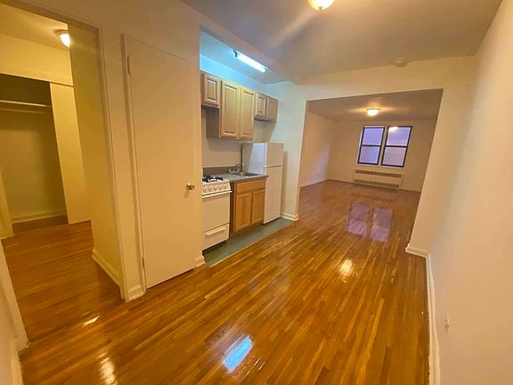 3rd image of 35-31 Leverich St #4