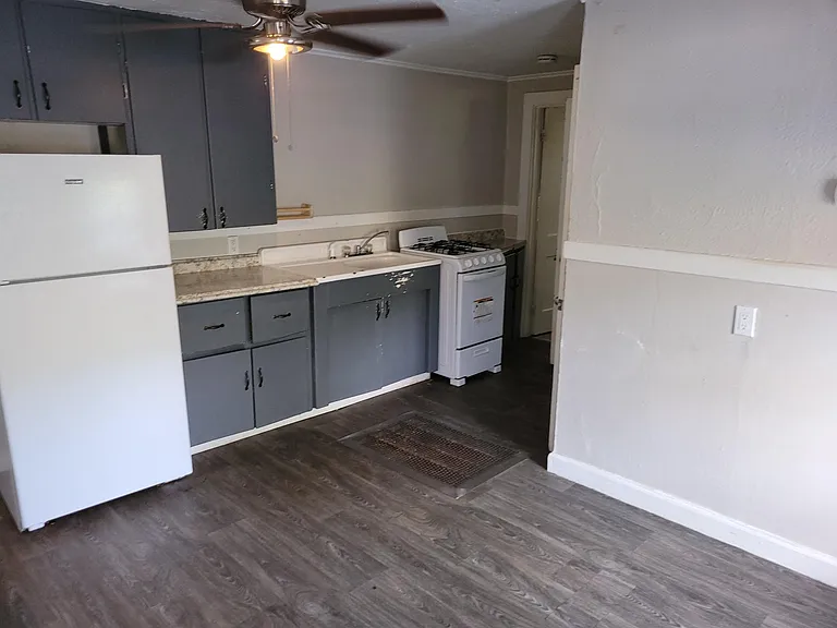 89 West Ave — Photo 2