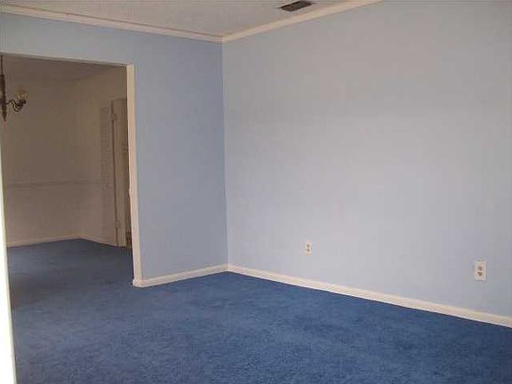 4th image of 1703 Green Palm Cir