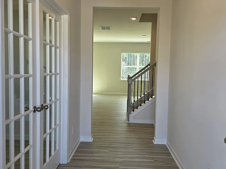 1600 Secrest Commons Dr — Photo 6