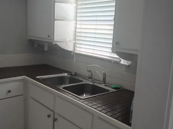 1628 9th St APT C, Sarasota, FL 34236