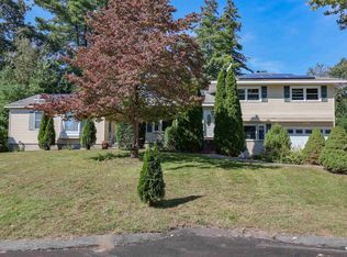 29 Cedar St, Hudson, NH 03051