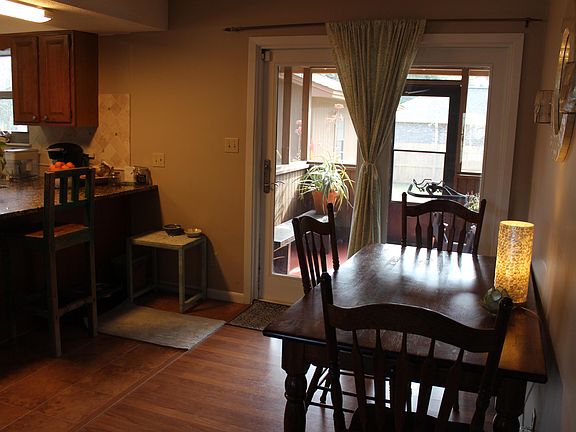 3rd image of 614 Mimosa Ave