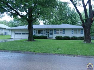 1818 SW Meadow Ln, Topeka, KS 66604