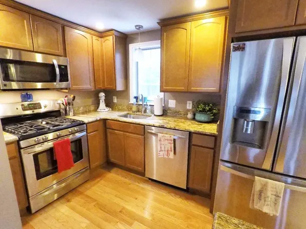 3 Northwood Dr, Portland, ME 04103