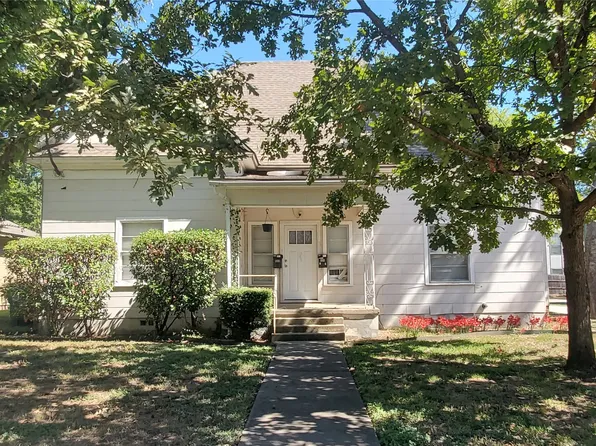 930-932 N Locust St, Denton, TX 76201