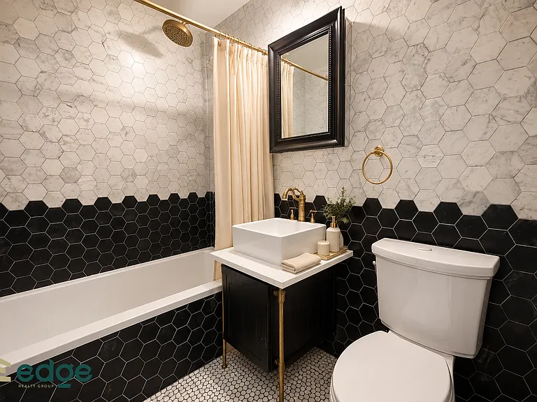180 N 7th St #306 — Photo 7