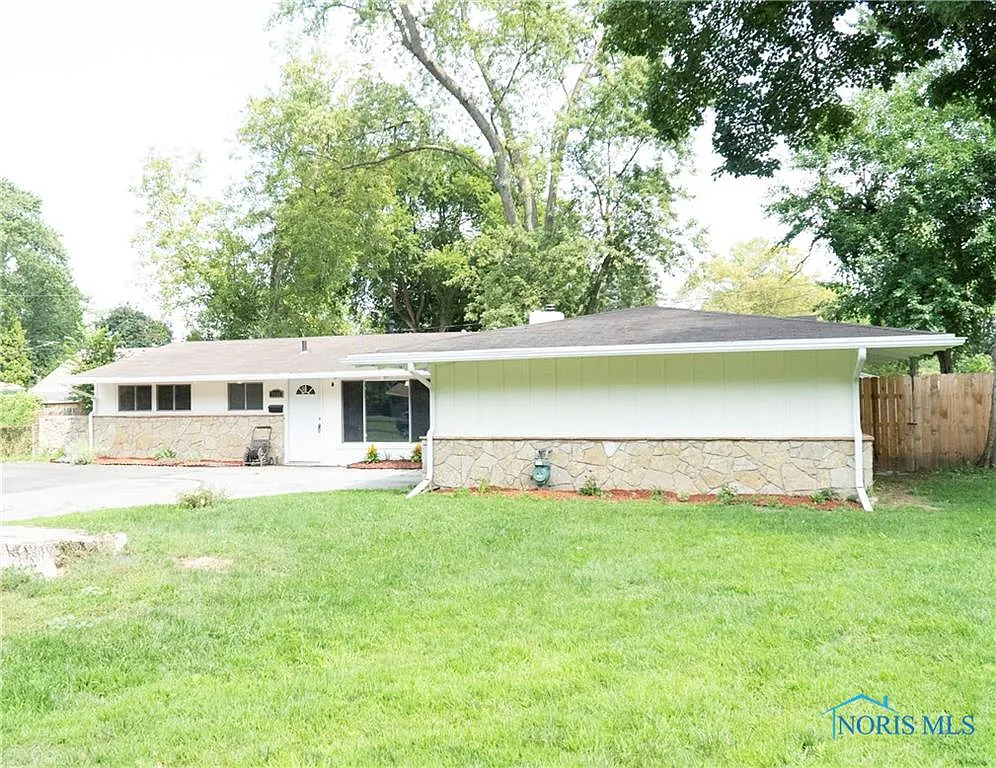 2930 Wicklow Rd photo 1