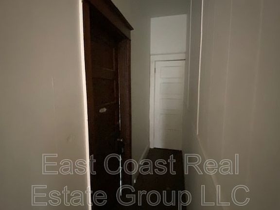 5th image of 415 W Washington St