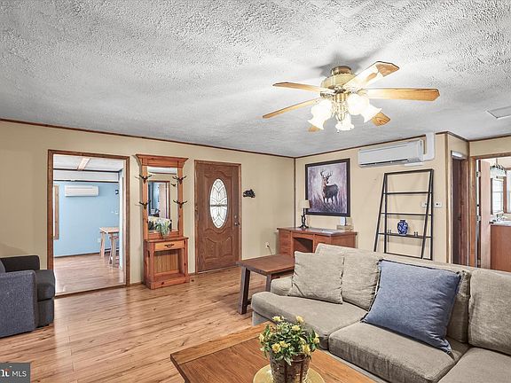 4th image of 120 Timber Ln