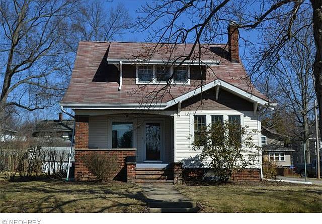 1st image of 815 Forest Dr