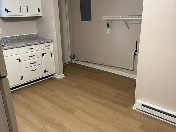 2nd image of 201 Begonia St NE APT 7