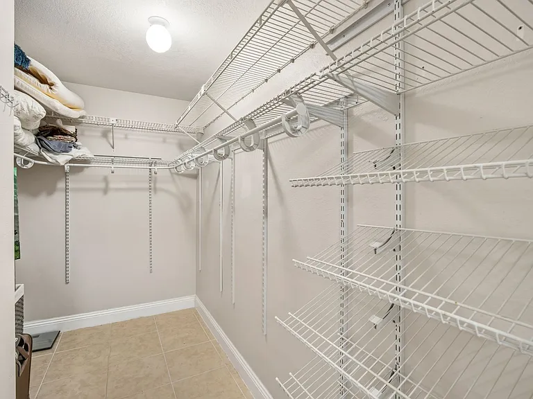 314 Knottwood Ct — Photo 15
