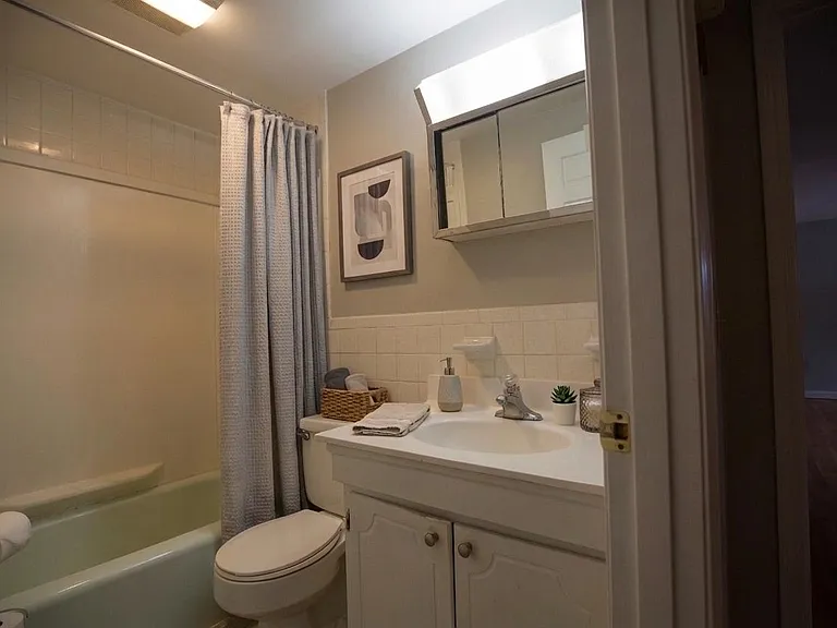 44 Abbott Rd — Photo 8