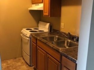 4009 Oakland Rd NE APT 6, Cedar Rapids, IA 52402
