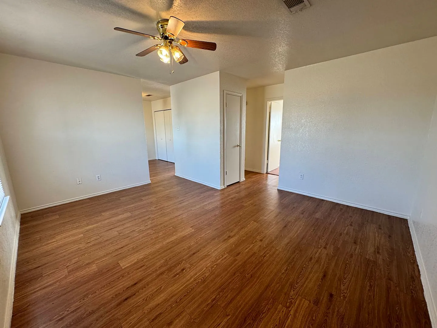 1603 Cedarhill Dr — Photo 3