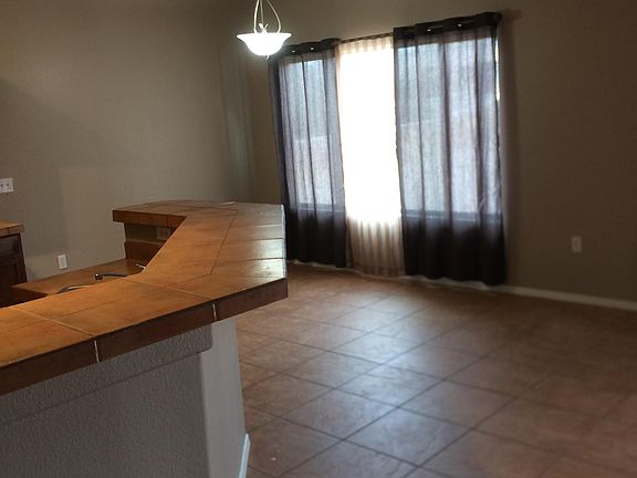 Dining area and breakfast bar