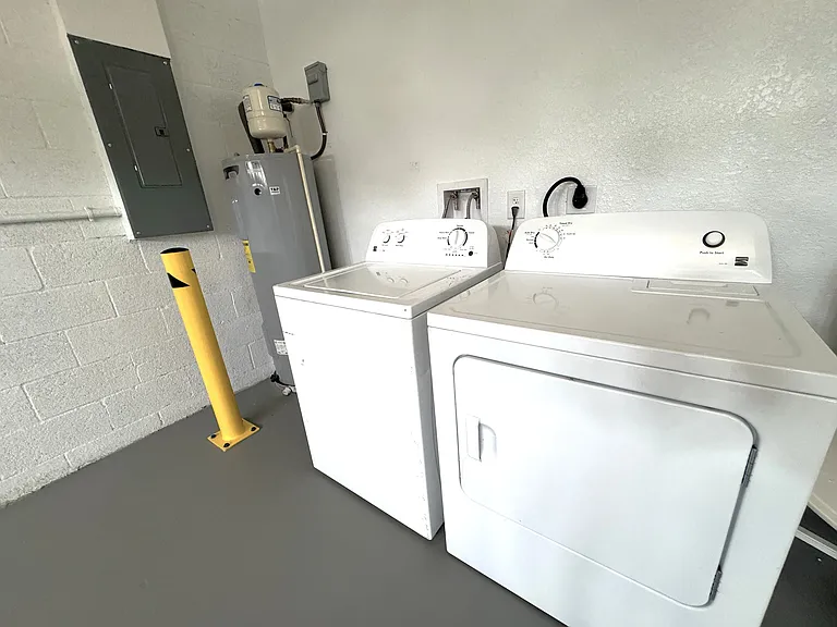 302 Archimedes St — Photo 35