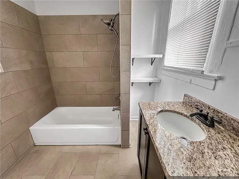 1022 W 46th St — Photo 11