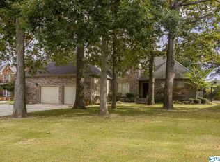 2206 Mallard Ln SE, Decatur, AL 35601