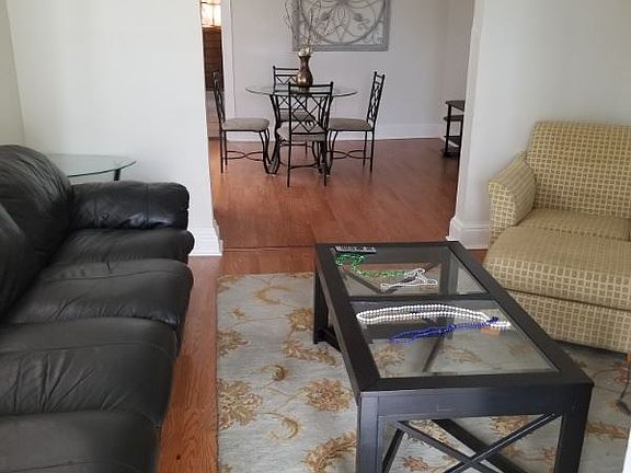 2nd image of 8437 Apricot St