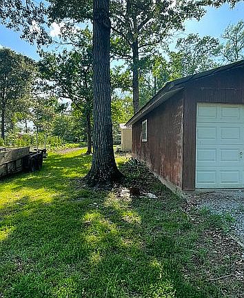 4th image of 229 County Road 439 E