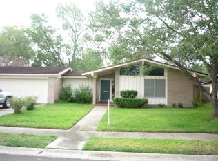 1905 Bon Aire Ave, Victoria, TX 77901