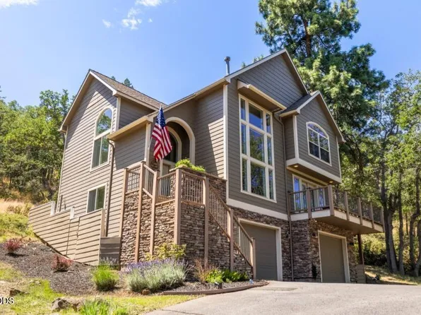 6818 Coopers Hawk Rd, Klamath Falls, OR 97601