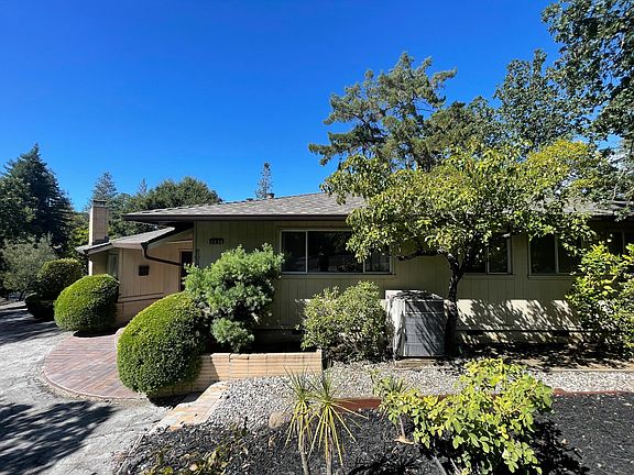 3rd image of 2336 Crest Ln