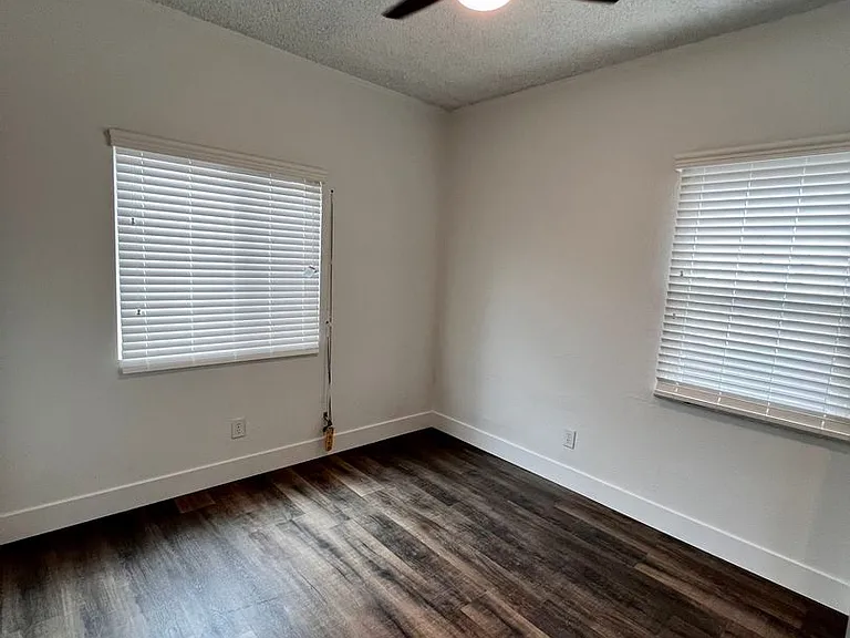 three Bedroom — Photo 14