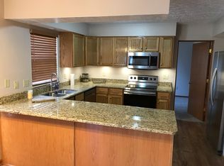 1207 Bull Run North Dr, Greenwood, IN 46143