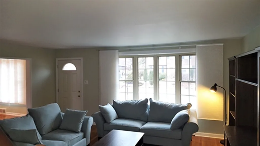 3 bed, 1.5 bath, $2,200 — Photo 3