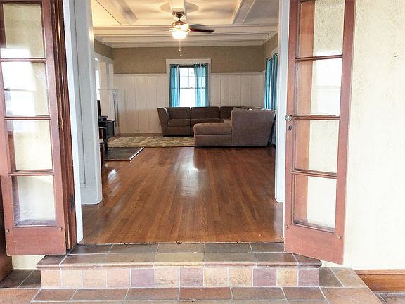 gorgeouse, open living area