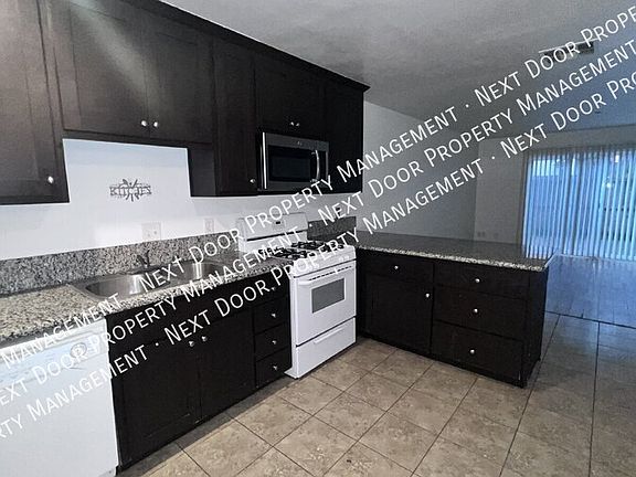 3rd image of 1116 Evelyn Ln APT B