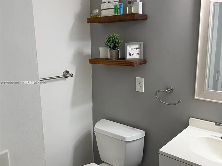 2541 Aragon Blvd #113 — Photo 6