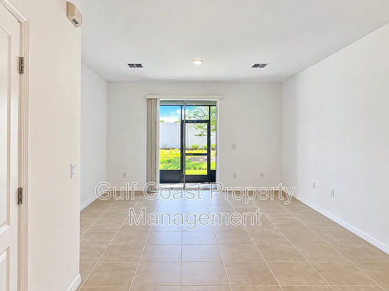 2 bed, 2.5 bath, 1128 sqft, $1,750 — Photo 4