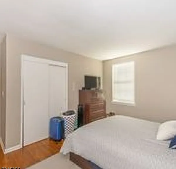 370 Claremont Ave #A7 — Photo 8