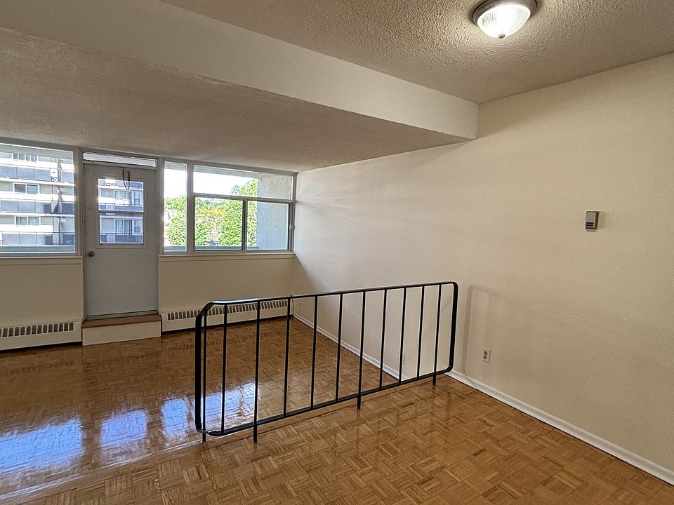 1st image of 70 McEwen Ave #504