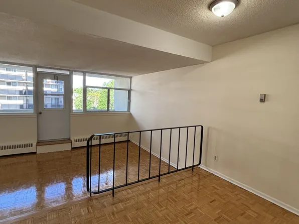 70 McEwen Ave, Ottawa, ON