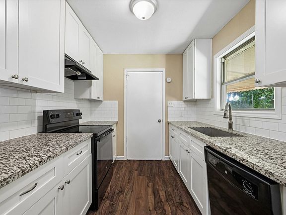 4th image of 2405 Pomona Dr