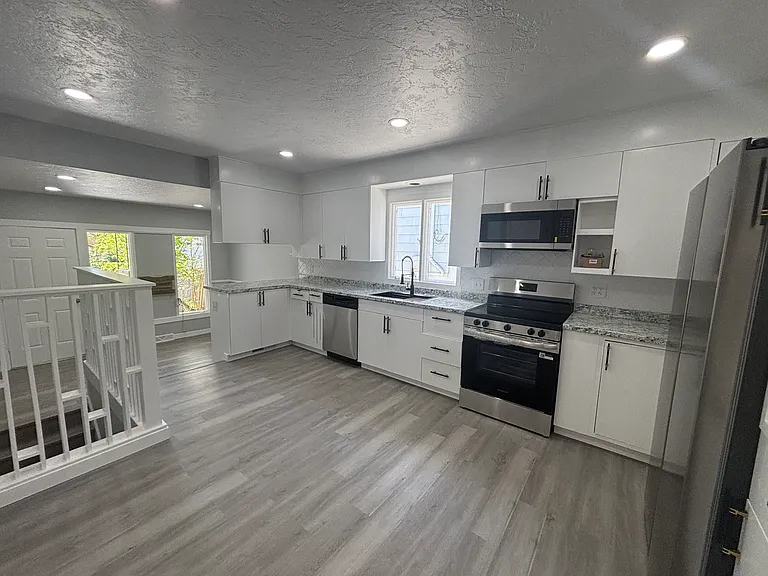 805 Rhode Island Ave — Photo 5