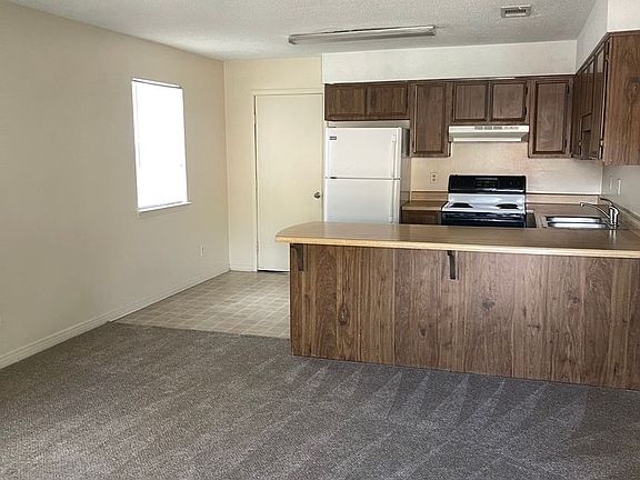 3rd image of 706 N Park Blvd APT 10