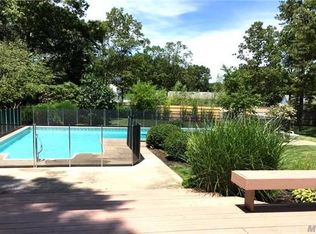 16 Carriage Ln, Centereach, NY 11720