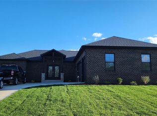 601 Legacy Dr, Waterloo, IL 62298