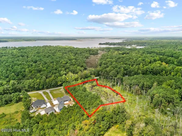 908 W Firetower Road, Swansboro, NC 28584