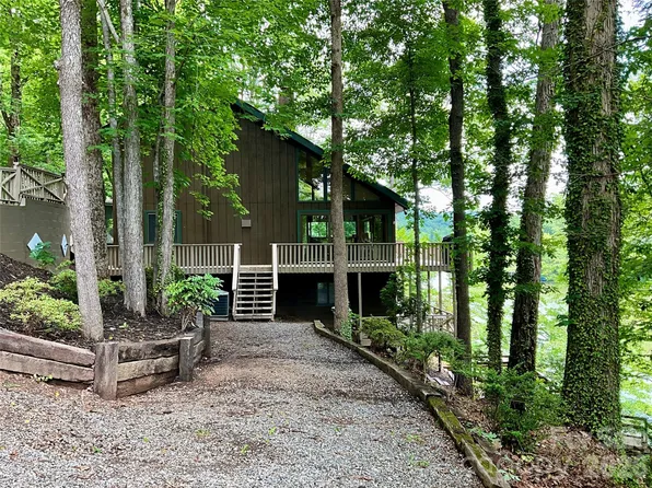 222 W Lake Dr N, Lake Lure, NC 28746