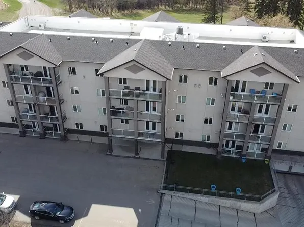 5205 E Woodland Rd #207, Innisfail, AB T4G 0B2