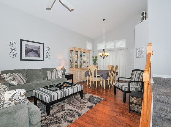 3rd image of 875 Tallgrass Dr