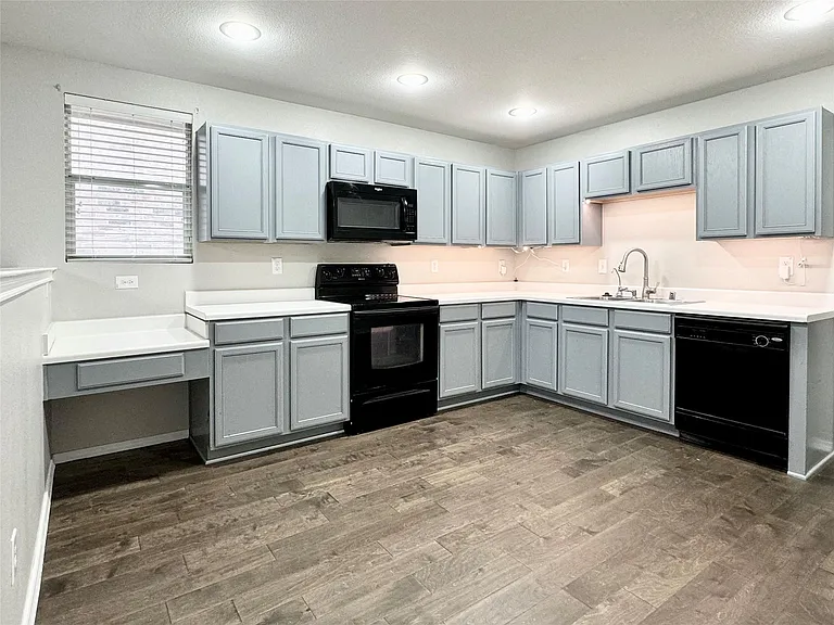 12824 Vassar Dr — Photo 6